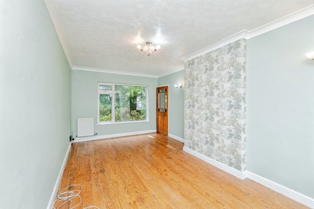 14, Bakers Way, Bridgend photo 4