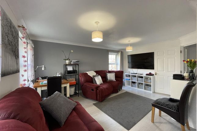 Flat for sale in Bittern Close, Hemel Hempstead