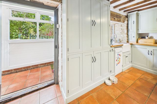 April Cottage, 5 Oxford Road, Banbury photo 3