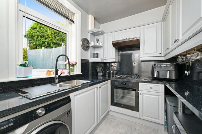 105, Pirniefield Place, EDINBURGH photo 5