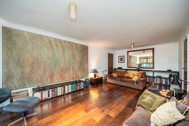 Flat 10, Willow Lodge, 20, Warwick Drive, London photo 3