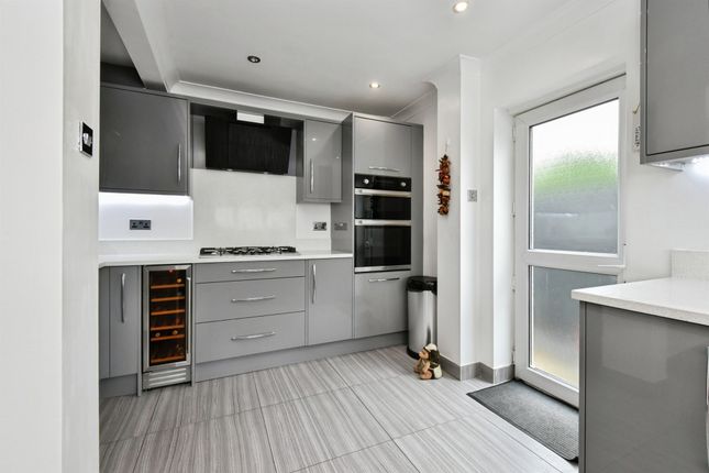3, Cypress Court, Aberdare photo 3