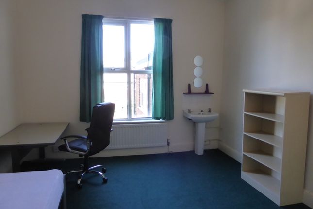 Shared accommodation to rent in Rent All Inclusive Military Road, Colchester