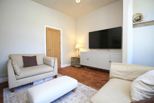 2, Andrew Street, Hyde photo 4