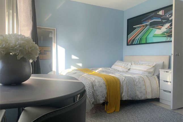 Studio house on PRV NOW  F9, Hermes Court, Southey Road, Oval, £1,350/mo