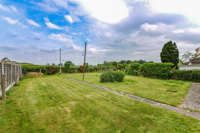 12, Draycott Crescent, Cam, Dursley photo 2