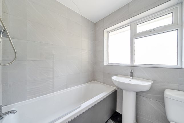 104 Duchy Drive, Preston Paignton Devon, Devon photo 4