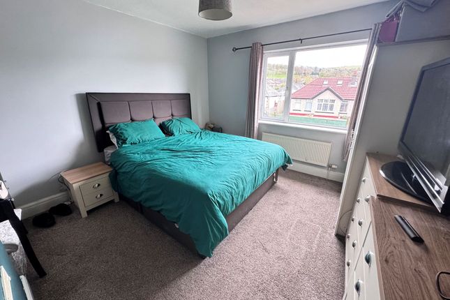 11 Barlow Road, High Peak photo 4