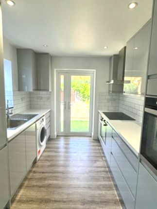 18, Marmion Avenue, London photo 4