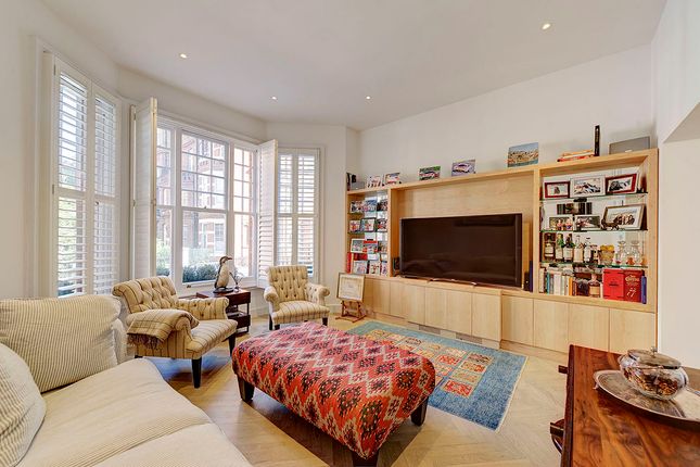 3-bed flat on Flat 2, 21-23, Egerton Gardens, Knightsbridge, £1,875,000
