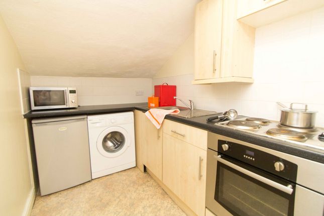 Terraced house to rent in Vinery Road, Leeds