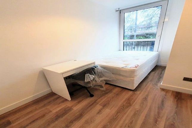 Flat to rent in Munster Square, London