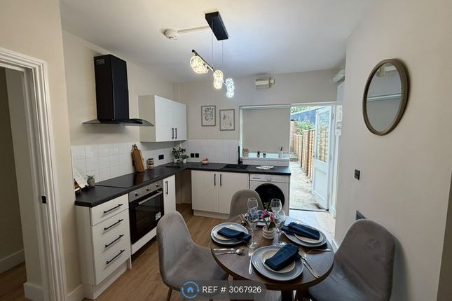 Knox Road, London photo 2