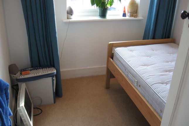 Thumbnail Shared accommodation to rent in Very Near Perivale Tube, Perivale