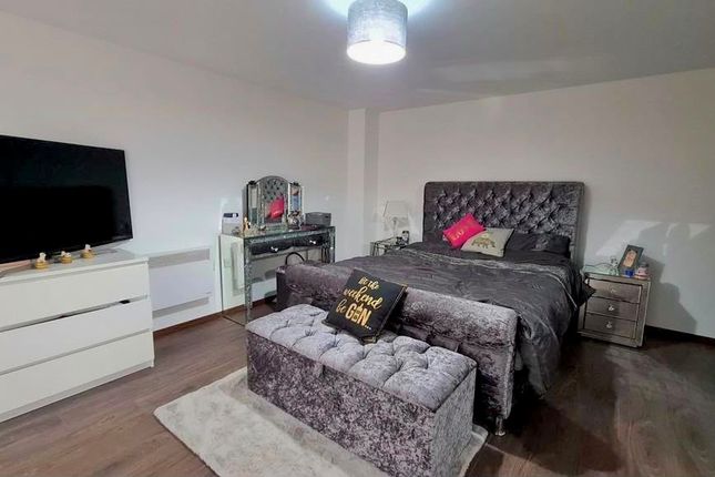 56, Birmingham photo 3
