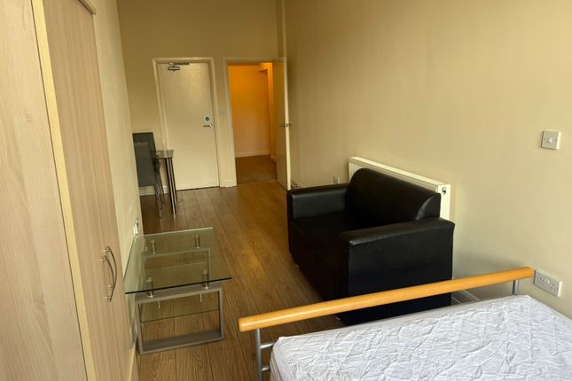 Flat 14, 26, Canal Road, Bradford photo 5