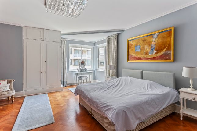 Thumbnail Flat for sale in Arlington Street, London