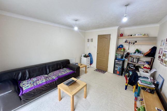 38, Charles Street, Croydon photo 2