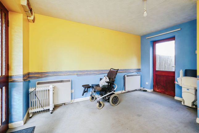 2, Webb Close, Banbury photo 3