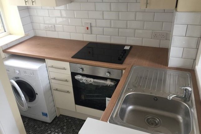 3 James Street, Elland photo 2