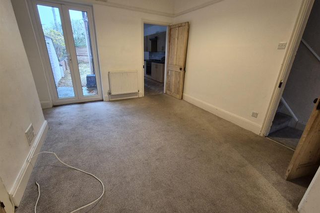 128, Loyd Road, Northampton photo 3