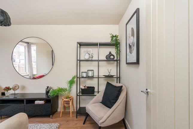 7S6Rabn - Living Room D.Jpg