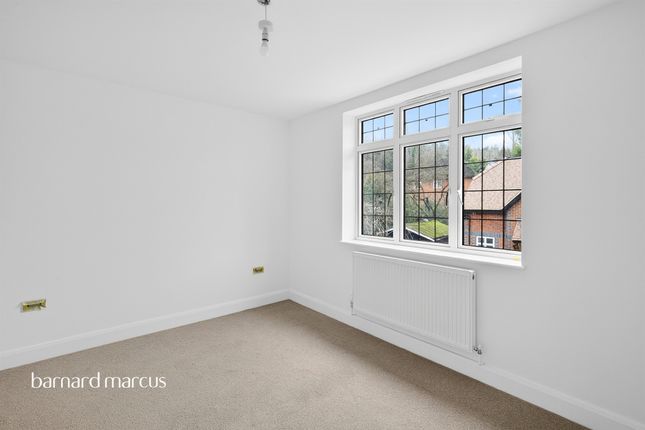 3a, Kingswood Way, South Croydon photo 2