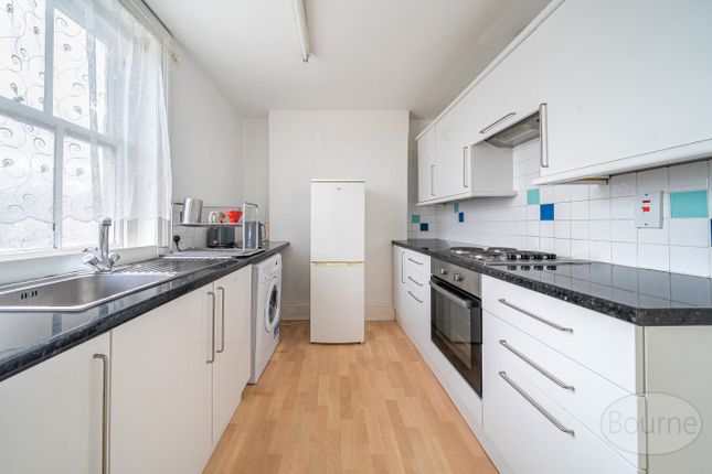 Flat 4, 34, Stoke Road, Guildford photo 4