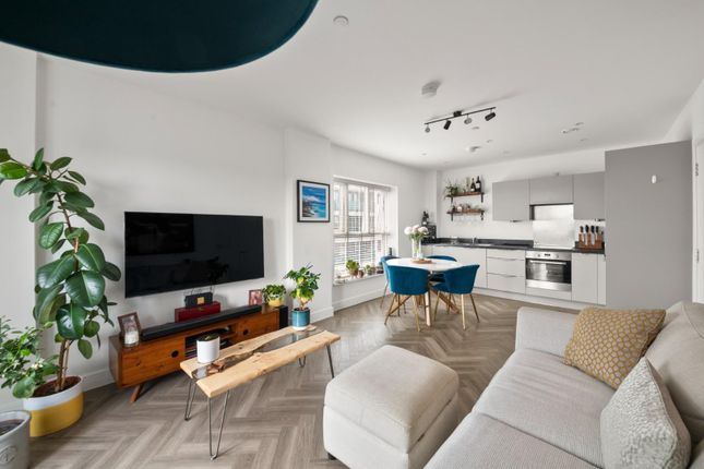 2-bed flat on 80, Bluenote Apartments, £406,000