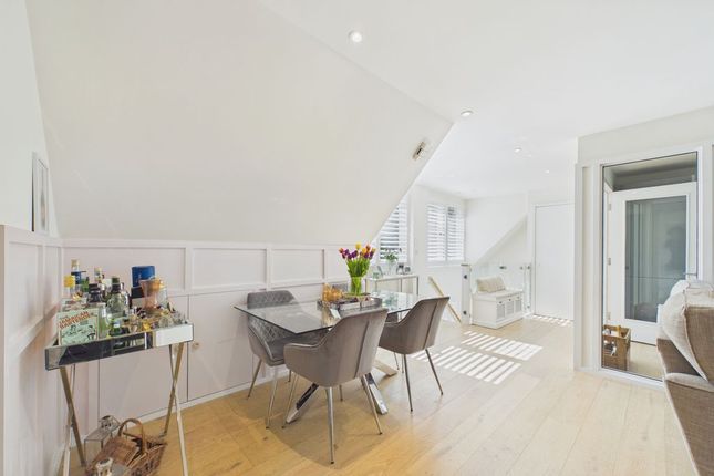 13 Greystone Court, London Road North, Redhill photo 4