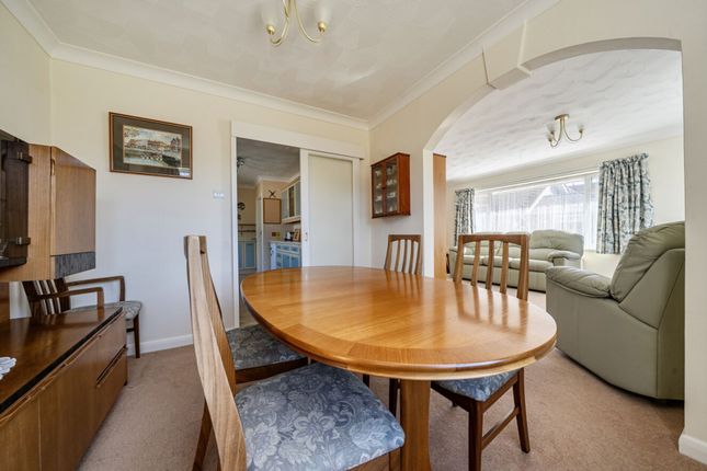 12 Limmard Way, Bognor Regis photo 4