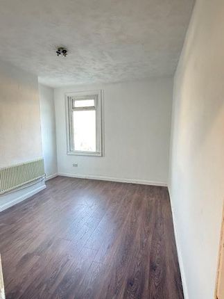 16, Alexandra Road, Tipton photo 4