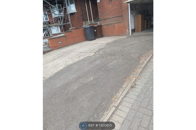 Mutton Lane, Potters Bar photo 2