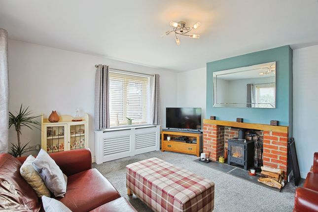 Holmesdale, Lopham Road, Norwich photo 4