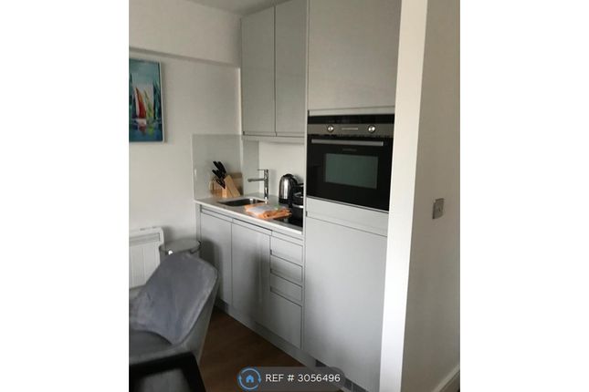 Flat, Dalwood House London Road, Romford photo 4