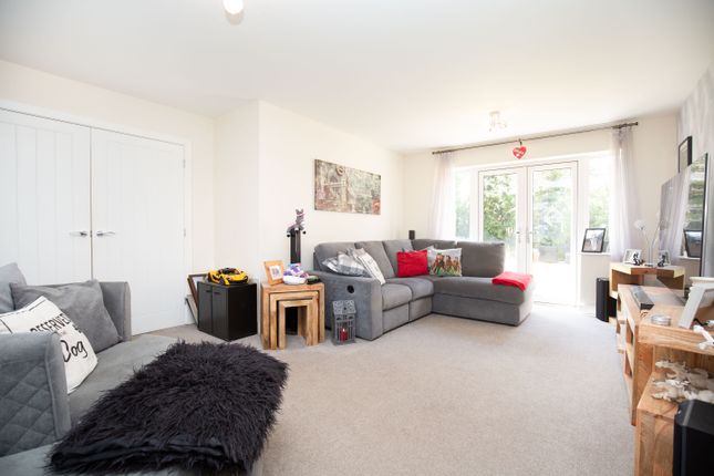 14, Foxley Chase, Swadlincote photo 4