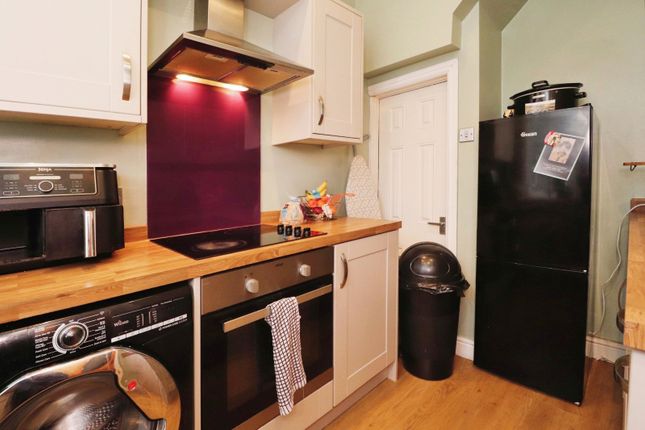 31, Eggleston Street, West Yorkshire photo 5