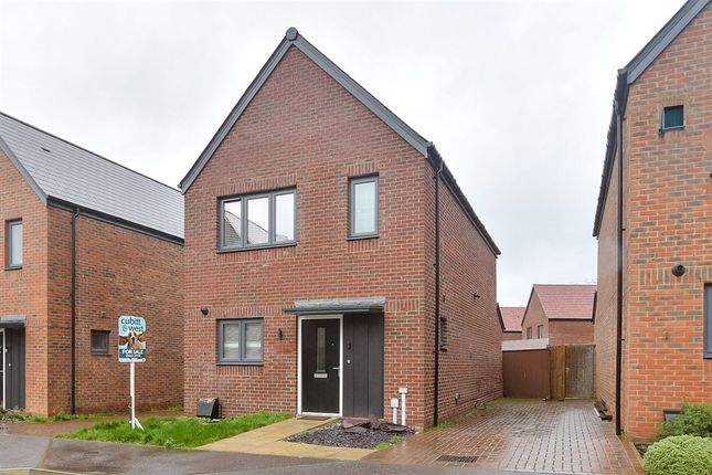 3-bed detached on Denchy Mead, Burgess Hill, £425,000