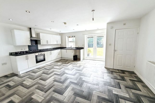 3 The Grange, South Side, Peterlee photo 4