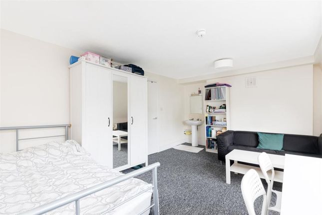 Flat 10, 56-58, Crowndale Road, London photo 2