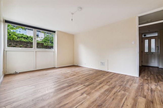 Thumbnail Flat to rent in Fortrose Gardens, London