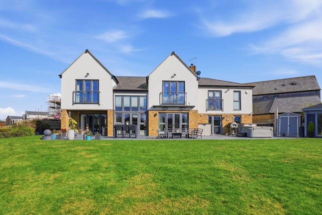 7 Ferranti Place, Milton Keynes photo 3