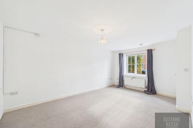 10 Penruddock Drive, Coventry photo 3