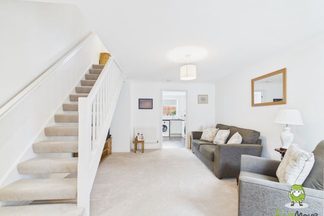 3, Allington Rise, Hook photo 2
