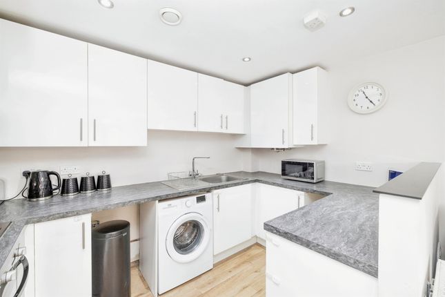 Flat 19, Warhol Court, 1, Baxter Road, Watford photo 4