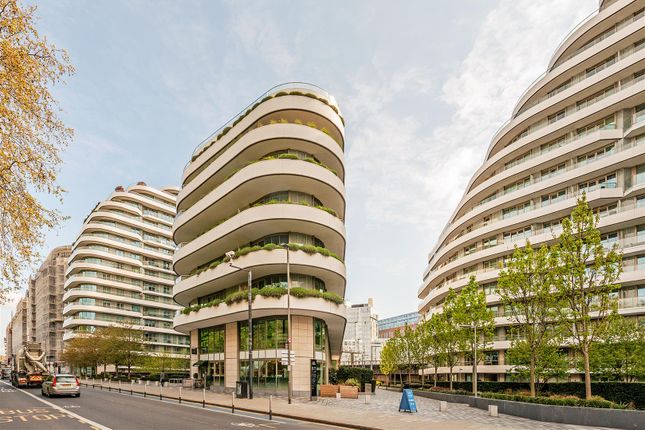 Flat for sale in Altissima House, Vista Chelsea Bridge, London