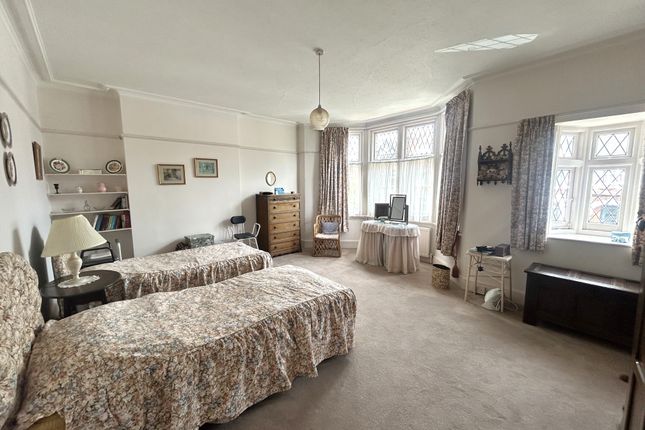 23, Hollingbourne Gardens, London photo 5