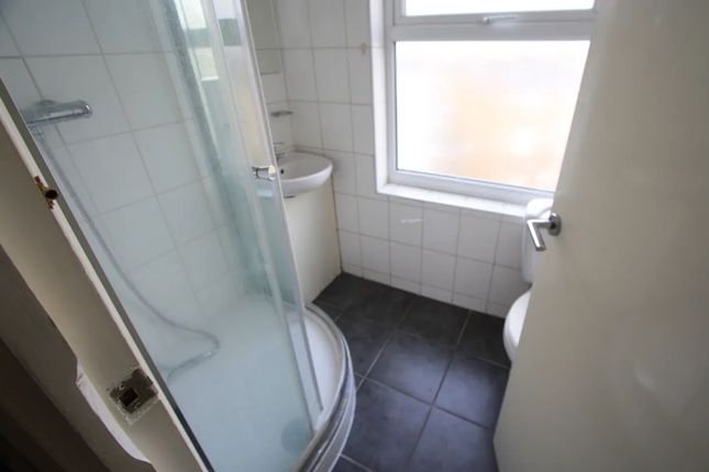 34, Lavender Hill, London photo 5