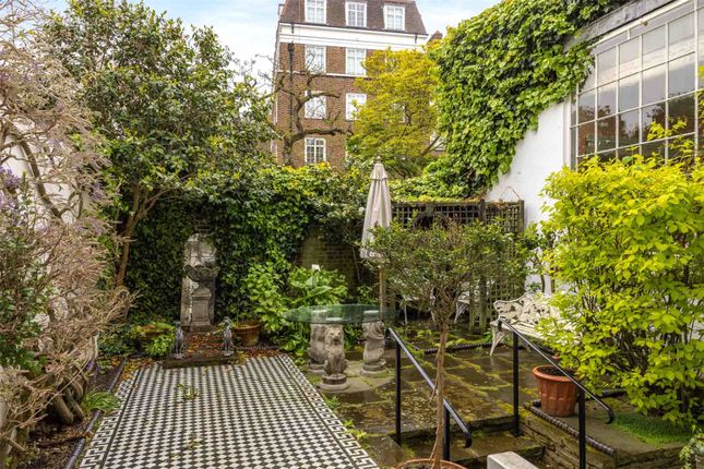 Terraced house for sale in Cheyne Row, Chelsea, London