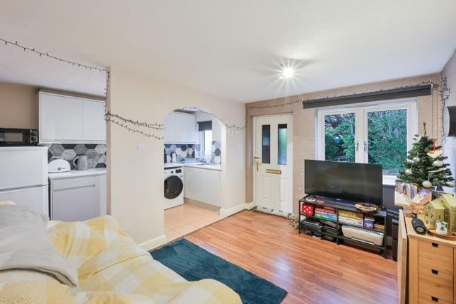 1, Birchgate Mews, Bidhams Crescent, Tadworth photo 3